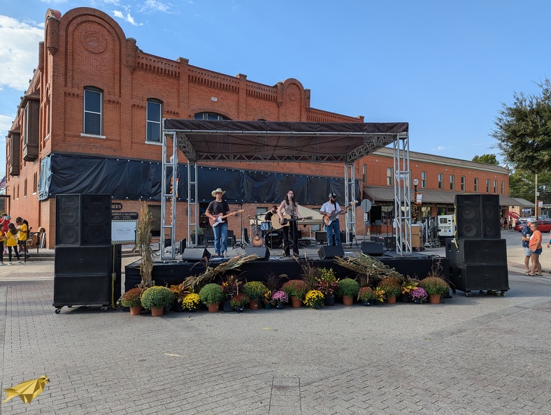 20x16 Band Stage Shade Roof.jpg
