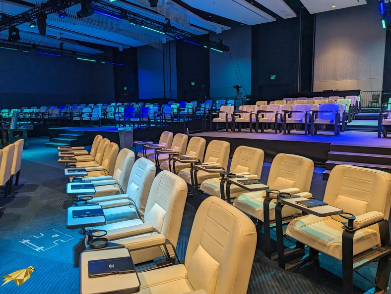 Riser - Corporate Classroom Seating 02.jpg